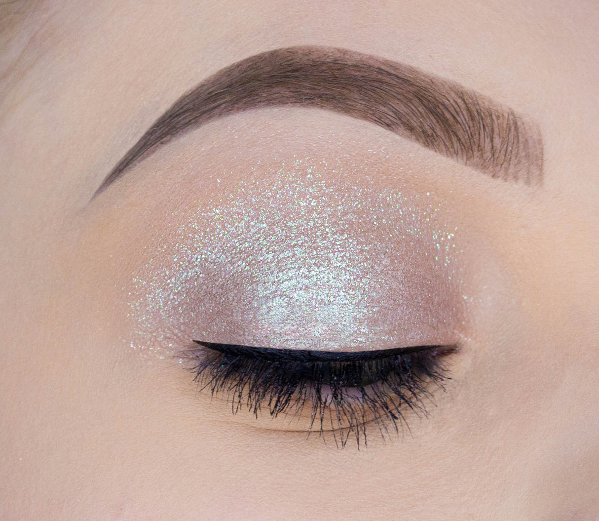 Tečna senka za oči Liquid Sparkle – Snowflake