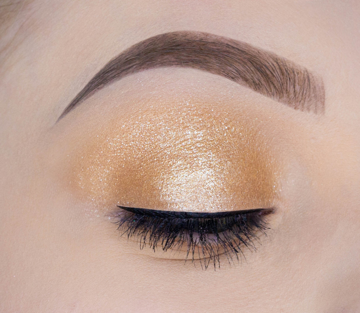 Tečna senka za oči Liquid Sparkle – Golden Hour